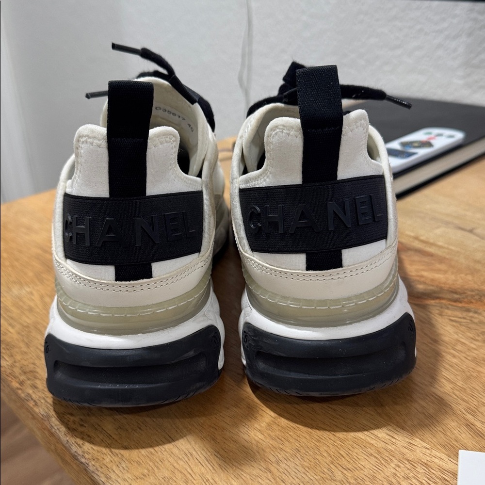CHANEL White and Black Lace-Up Sneakers - Picture 2 of 11